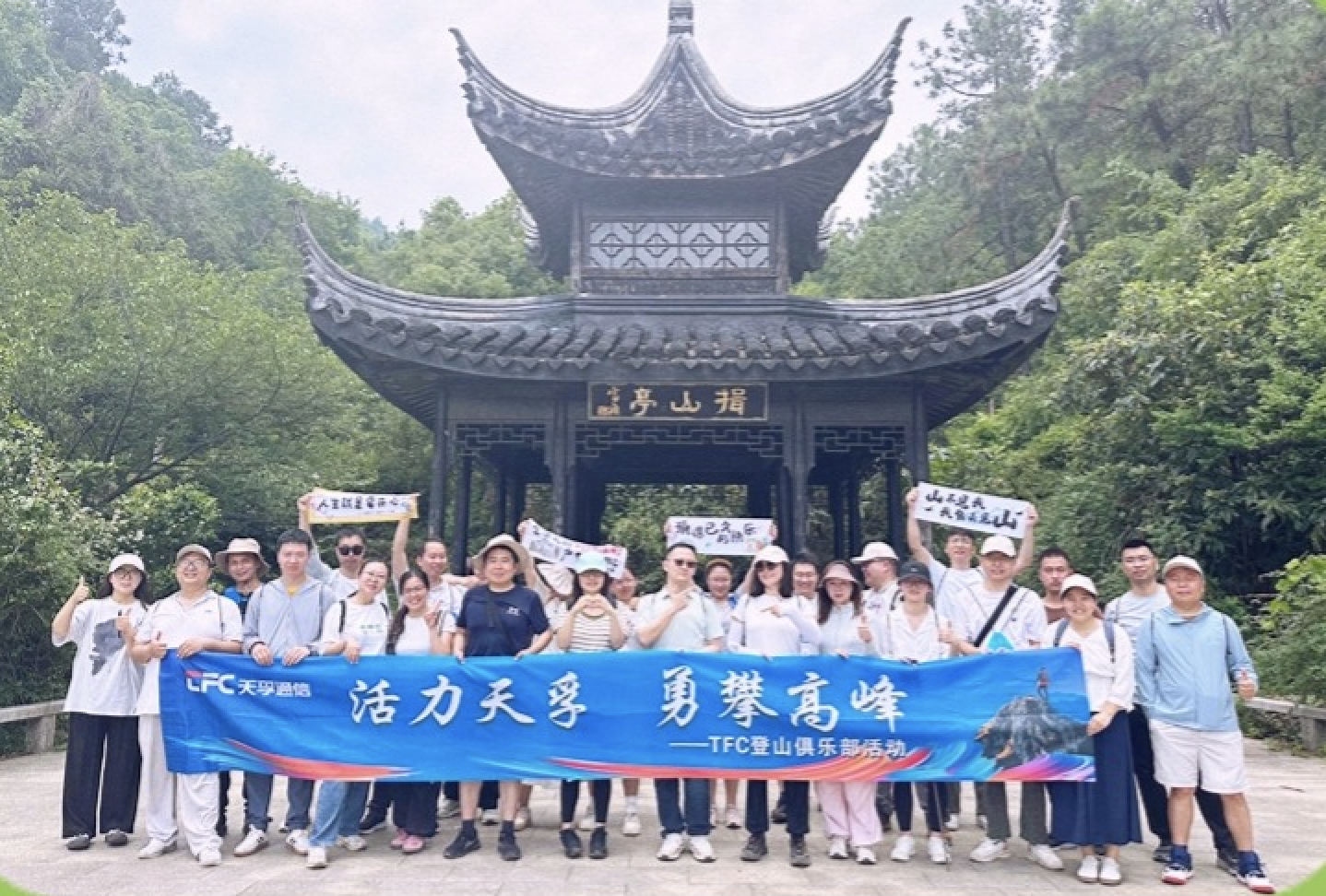 NbNnfau5sdLULP1XcvOZlBs2NpI5opq8Y4ZK6hvj